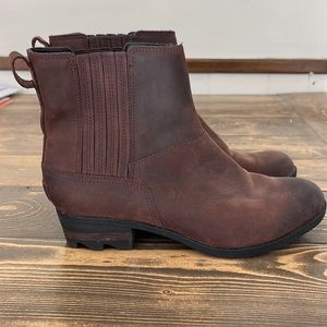 Women’s Size 9.5 Pull On Brown Sorel Boots. Worn Once!!
